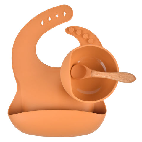 No More Mess: Suction Bowls and Bibs – Your Best Allies!